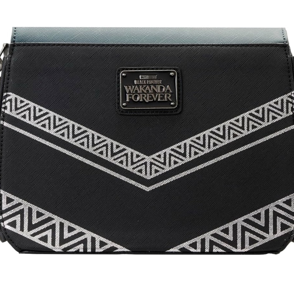 NWT Loungefly Marvel Black Panther Cross Body Bag - Picture 2 of 5